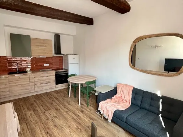 T2 meuble 32 m2 vue exceptionnelle centre historique toulon 699