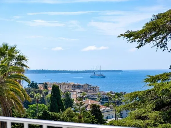 Cannes appartement 4 pieces à louer