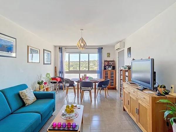 **Vue sur le Port** Appartement 2 pièces (52,05m²) ** Résidence Piscine ** SAINT MANDRIER SUR MER (8