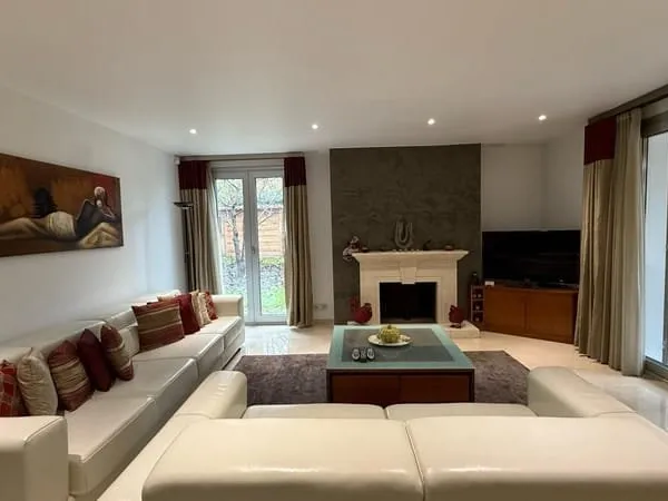 Maison À Vendre 180 m2 prestations haut de gamme