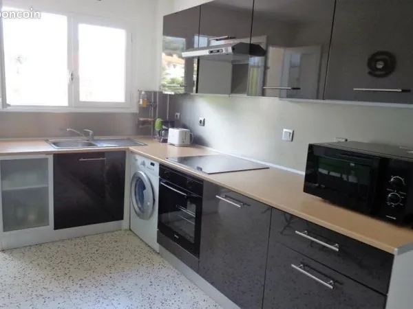 Grand f3 1er étage avec ascenseur 65 m2