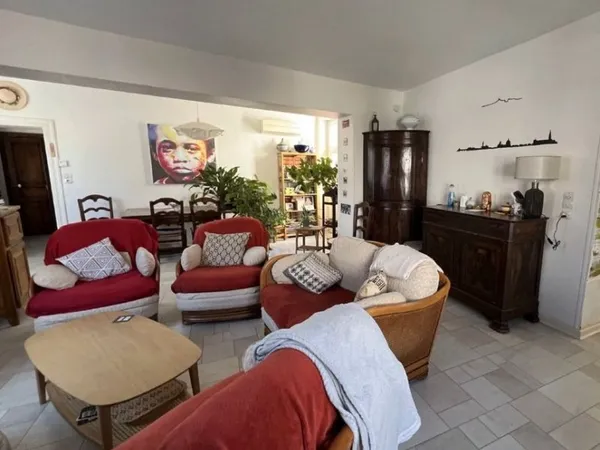 Maison 160 m² - 3 chambres + bureau - 2 suites parentales - centre Carmaux - jardin 💰 157 000 - Prix