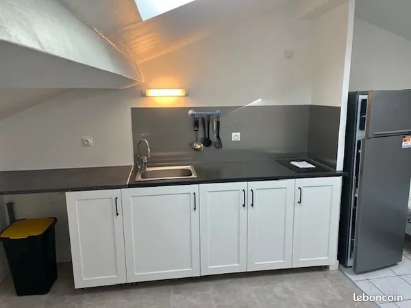 Studio sous pente refait à neuf, Rabatau