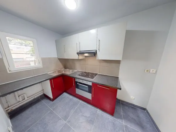 Maison de plain-pied 62 m2 avec remise - 94200 Ivry-sur-Seine
