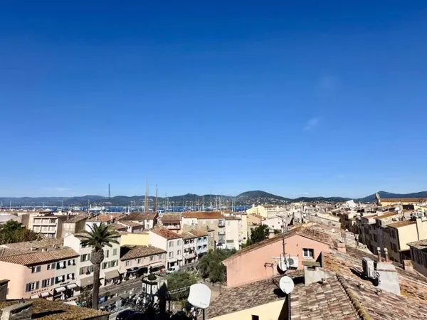 Appartement bourgeois avec stationnement dans le vieux village