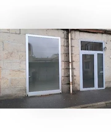 Local professionnel 80m2