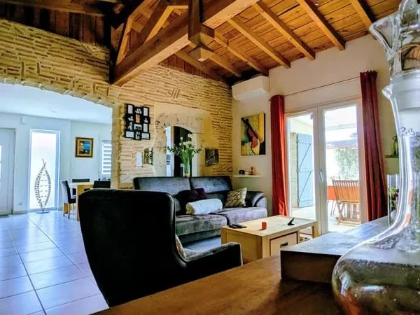 Maison entièrement rénovée 4 chambres avec terrasse vue sur j