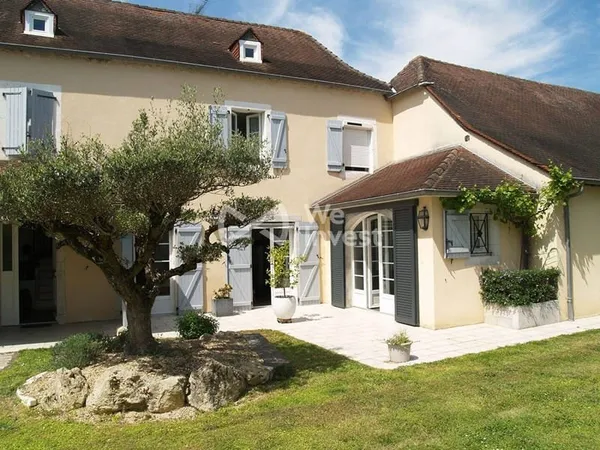Maison 5 pièces 215 m²
