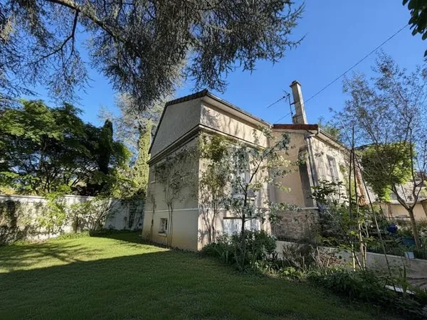 Maison 8 pièces 197 m²