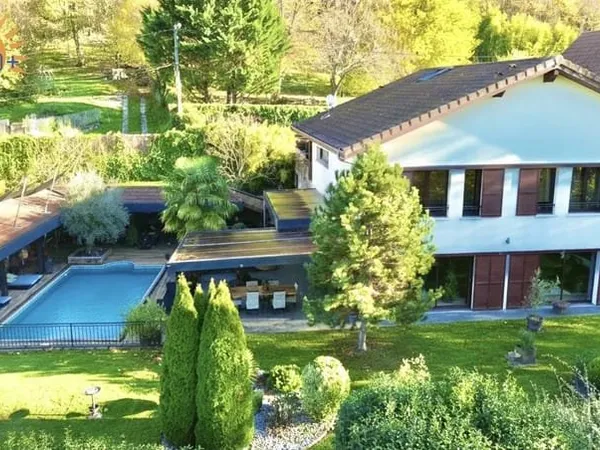 Maison 5 pièces 292 m²