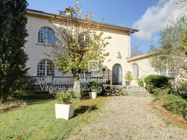Maison de luxe 8 pièces 215 m²