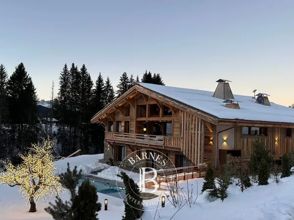 CHALET ASTON CREST