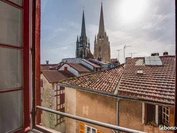 Duplex Traversant Rempart Cathedrale 2ch + Mezz
