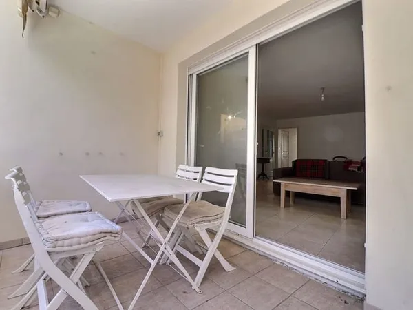 SAINT-RAPHAËL - CENTRE-VILLE APPARTEMENT 3 PIECES AVEC GARAGE ET CAVE