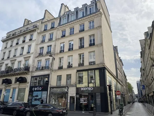 Bureau 97 m²