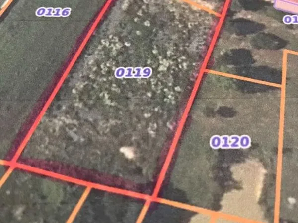 Terrain constructible de 2069 m² en campagne