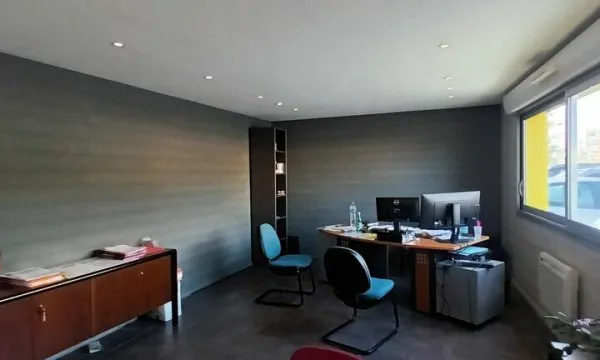 Local professionnel 190 m²