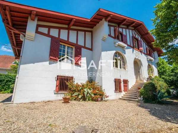 Magnifique maison Basque 300m2 au coeur du quartier du Casino