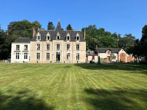 Château 16 pièces 400 m²