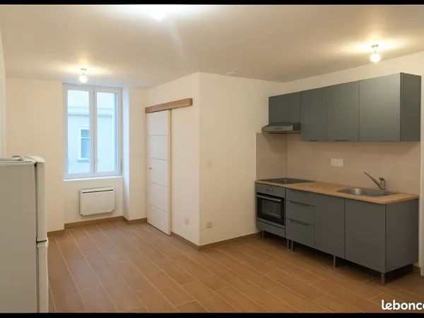 Studio avec cour exterieure au coeur de Lavardac