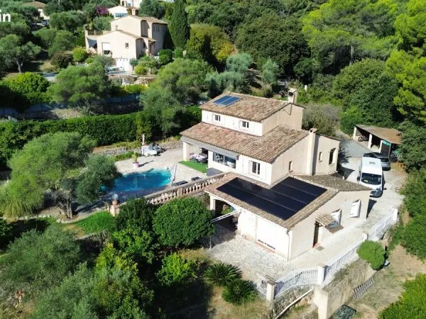 6 pièces 176.2 m² Emplacement n°1 à Antibes Villa avec piscine et magnifique vue mer - Fort Potentie