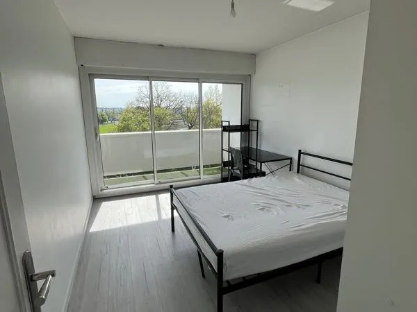 Colocation T5 lumineux 92m2 (toutes charges comprises)