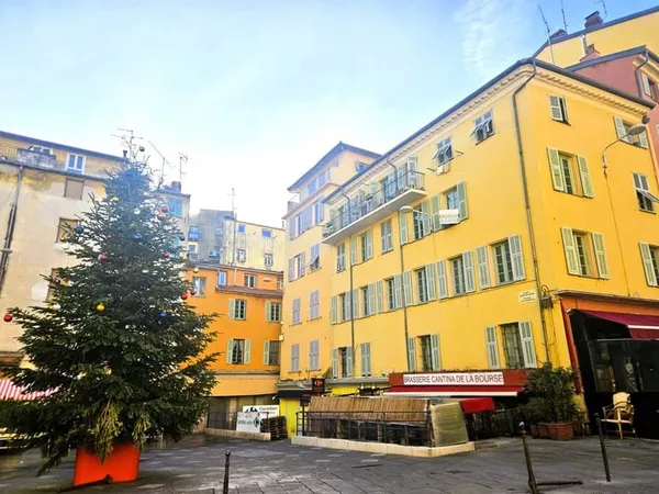 Appartement 4/5 pièces - Place Saint-François