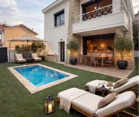Maison neuf individuelle jardin piscine