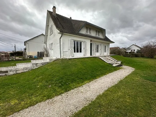 Maison de caractère sur sous-sol de 128 m2