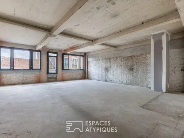 Loft industriel brut à aménager
