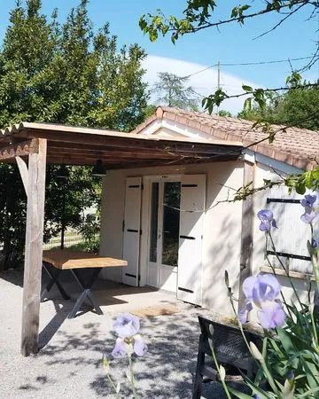 Loue petite maisonnette lablachère
