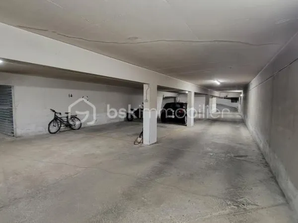 Parking 12 m²