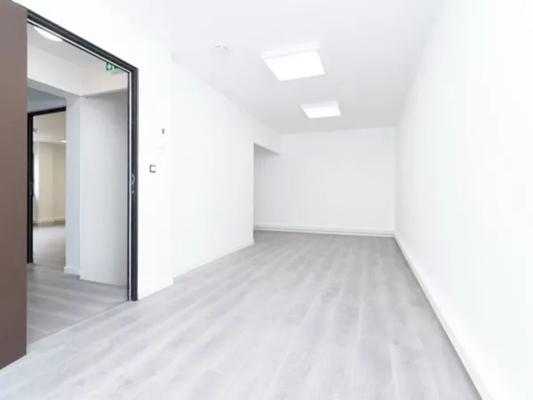 Dpt Bouches du Rhône (13), à louer GÉMENOS Bureau de 20 m² - Climatisation réversible - Electricité 
