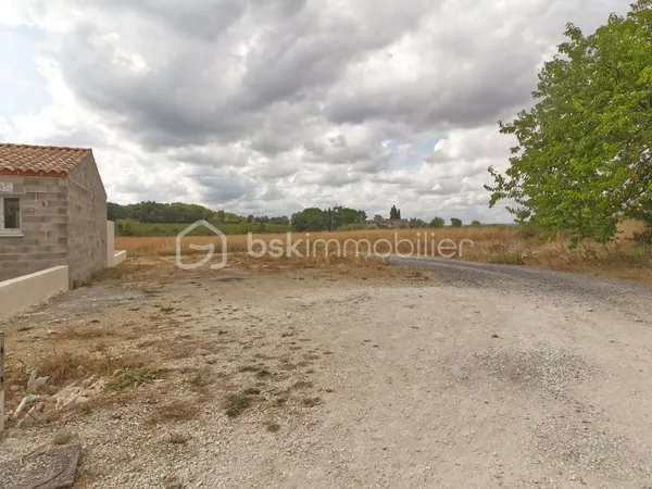 Terrain 285 m²