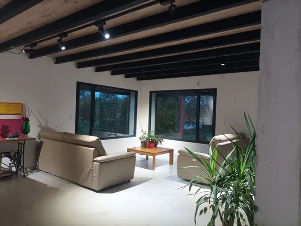 Maison originale, de surface généreuse avec DPE en A/A.