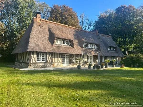 Ancien pressoir de charme dans un écrin de verdure
