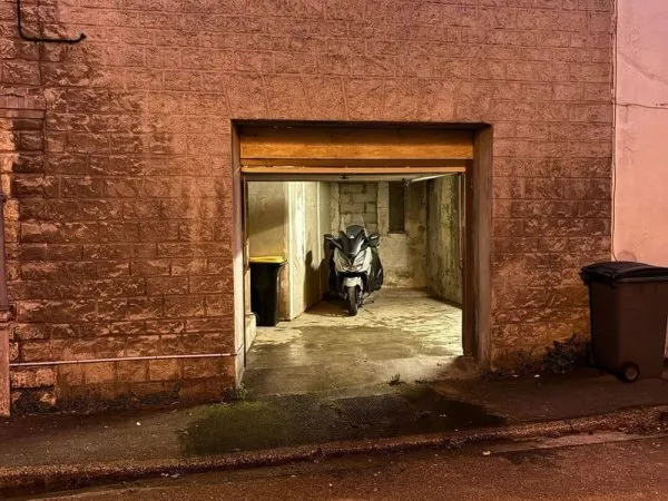 Parking 12 m²