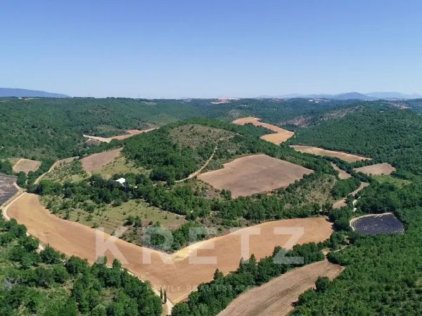 Propriété de 165 hectares en Provence