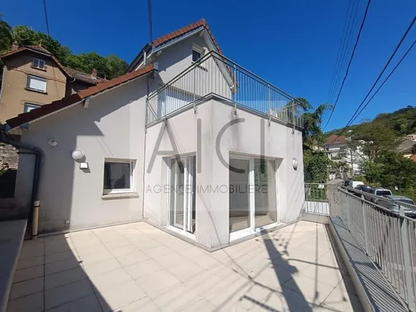 3 rue Fabre - 1er étage avec terrasse vue sur Citadelle - Réf. 269 F4 comprenant : Séjour avec coin 