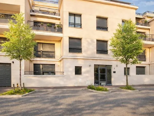 LA VARENNE HYPER CENTRE