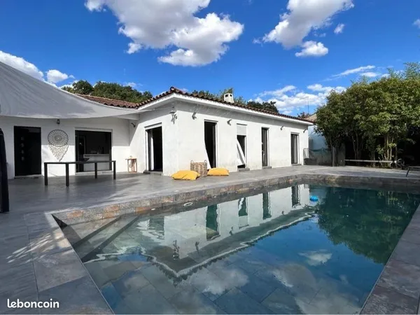 Villa proche Nîmes 210m2