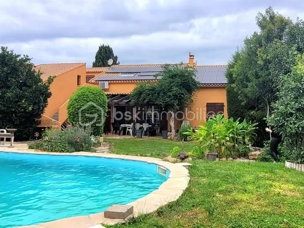 Maison 9 pièces 262 m²