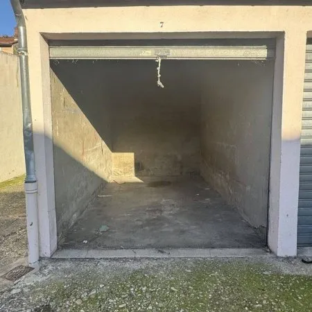 Parking 12 m²