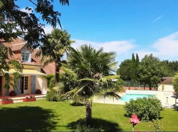 Maison 11 pièces 260 m²