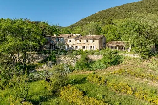 Maison 11 pièces 265 m²