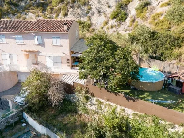 Maison mitoyenne T4 - 69,01 m² Carrez (151,41m² au total) - CANTARON