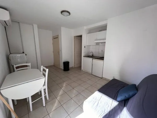 Studio 1 pièce 17 m²
