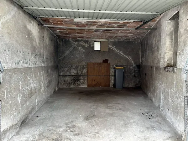 Parking 17 m²