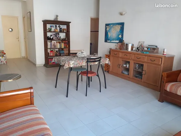 Grand t2 pouillon vieux port 275 000