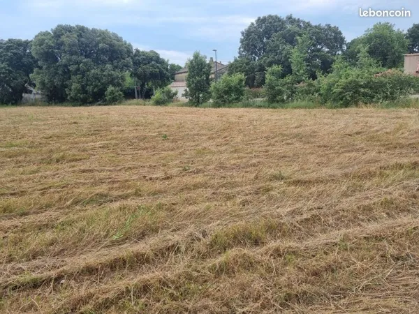 Terrain viabilisé 300m² Montségur RARE